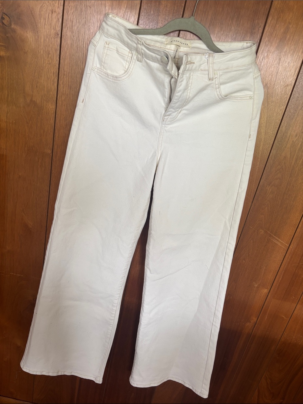 Women’s White Straight-Leg Jeans